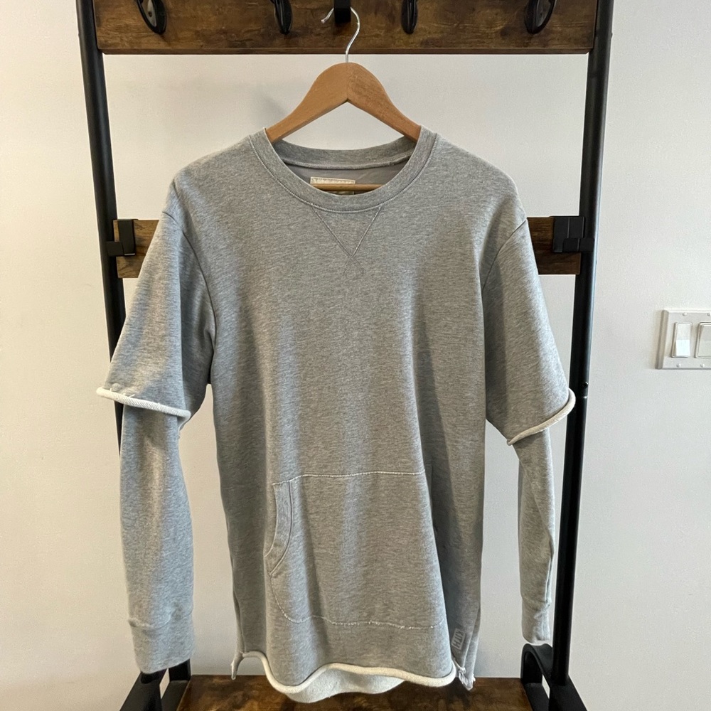 Kith frayed crewneck. Size: M